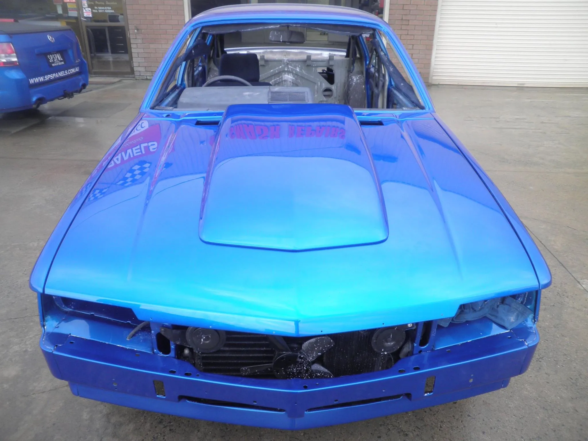 Holden VH Commodore SLE image 4